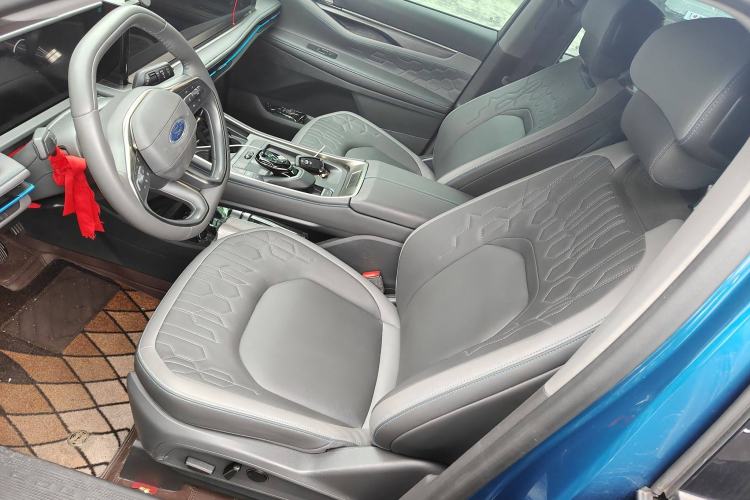 Used Ford Edge 2023 Ford Explorer L 2.0T EcoBoost E-Hybrid Two-Wheel Drive 7-Seater Luxury Model Interior 4