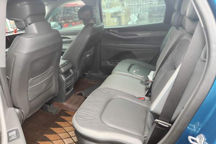 Used Ford Edge 2023 Ford Explorer L 2.0T EcoBoost E-Hybrid Two-Wheel Drive 7-Seater Luxury Model Interior 6