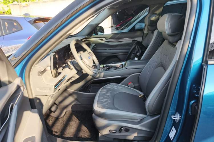Used Ford Edge 2023 Ford Explorer L 2.0T EcoBoost E-Hybrid Two-Wheel Drive 7-Seater Luxury Model Left Front Seat