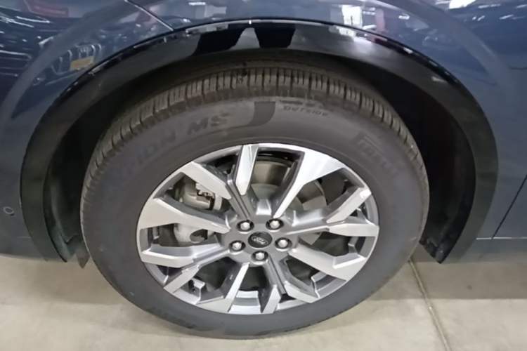 Used Ford Edge 2023 Ford Explorer L 2.0T EcoBoost Four-Wheel Drive 7-Seater Supreme Model Left Front Wheel Hub