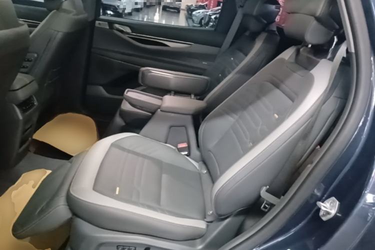 Used Ford Edge 2023 Ford Explorer L 2.0T EcoBoost Four-Wheel Drive 7-Seater Supreme Model Left Rear Seat