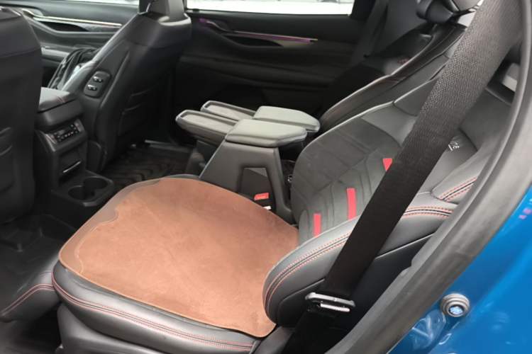 Used Ford Edge 2023 Ford Explorer L 2.0T EcoBoost E-Hybrid Four-Wheel Drive 7-Seater ST-Line Left Rear Seat