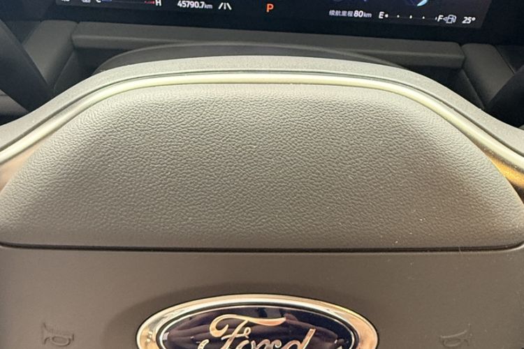 Used Ford Edge 2023 Ford Explorer L 2.0T EcoBoost Two-Wheel Drive 7-Seater Luxury Model Odometer Close Up