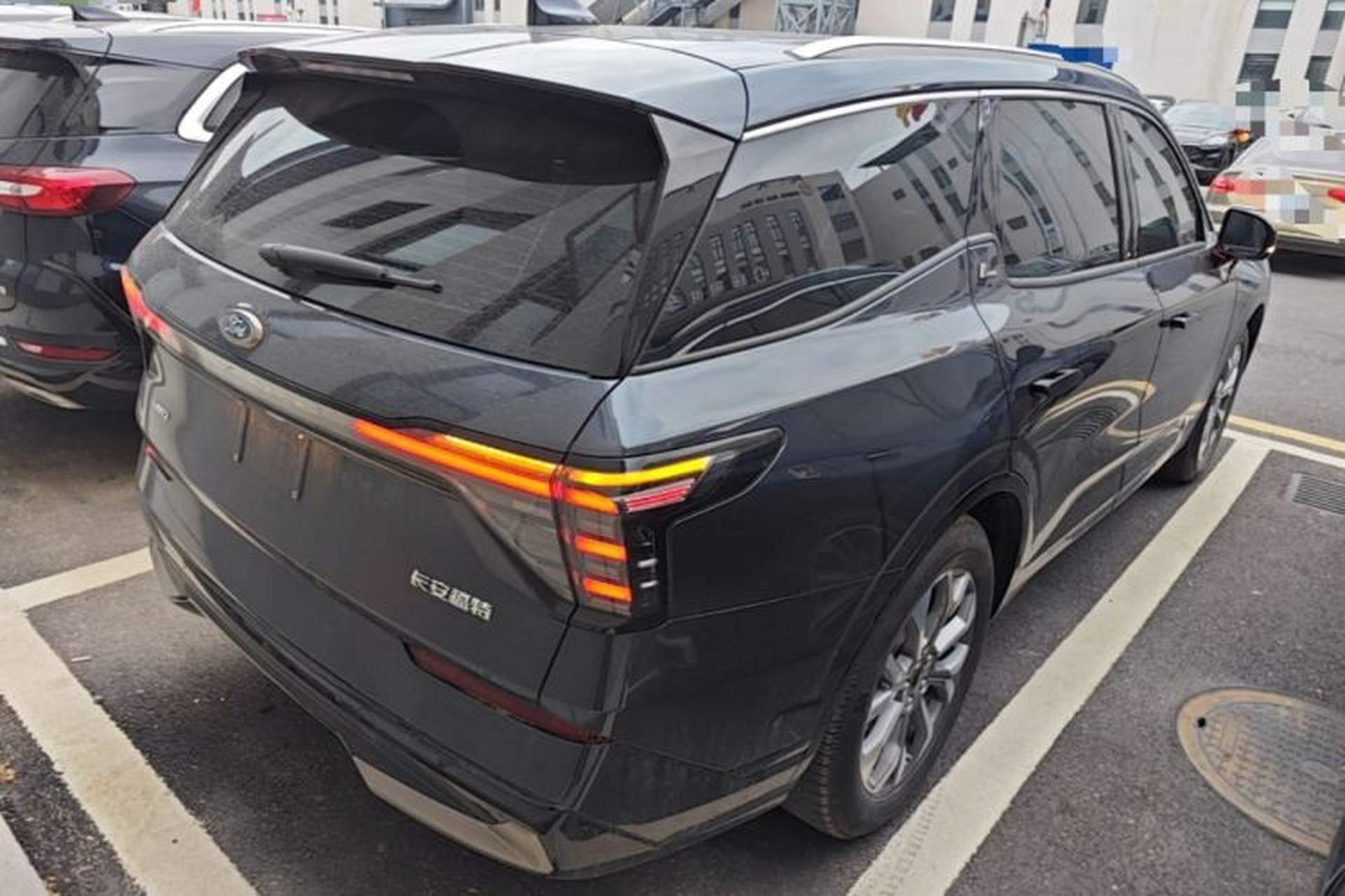 Used Ford Edge 2023 Ford Explorer L 2.0T EcoBoost Four-Wheel Drive 7-Seater Supreme Model Rear Right 45 Deg