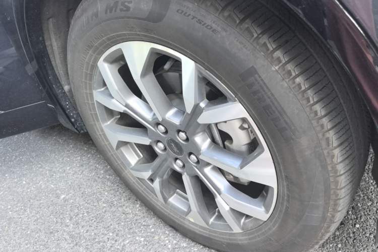 Used Ford Edge 2023 Ford Explorer L 2.0T EcoBoost Four-Wheel Drive 7-Seater Supreme Model Right Front Wheel Hub