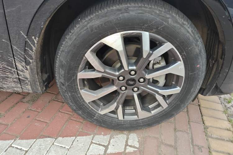 Used Ford Edge 2023 Ford Explorer L 2.0T EcoBoost Four-Wheel Drive 7-Seater Supreme Model Right Front Wheel Hub