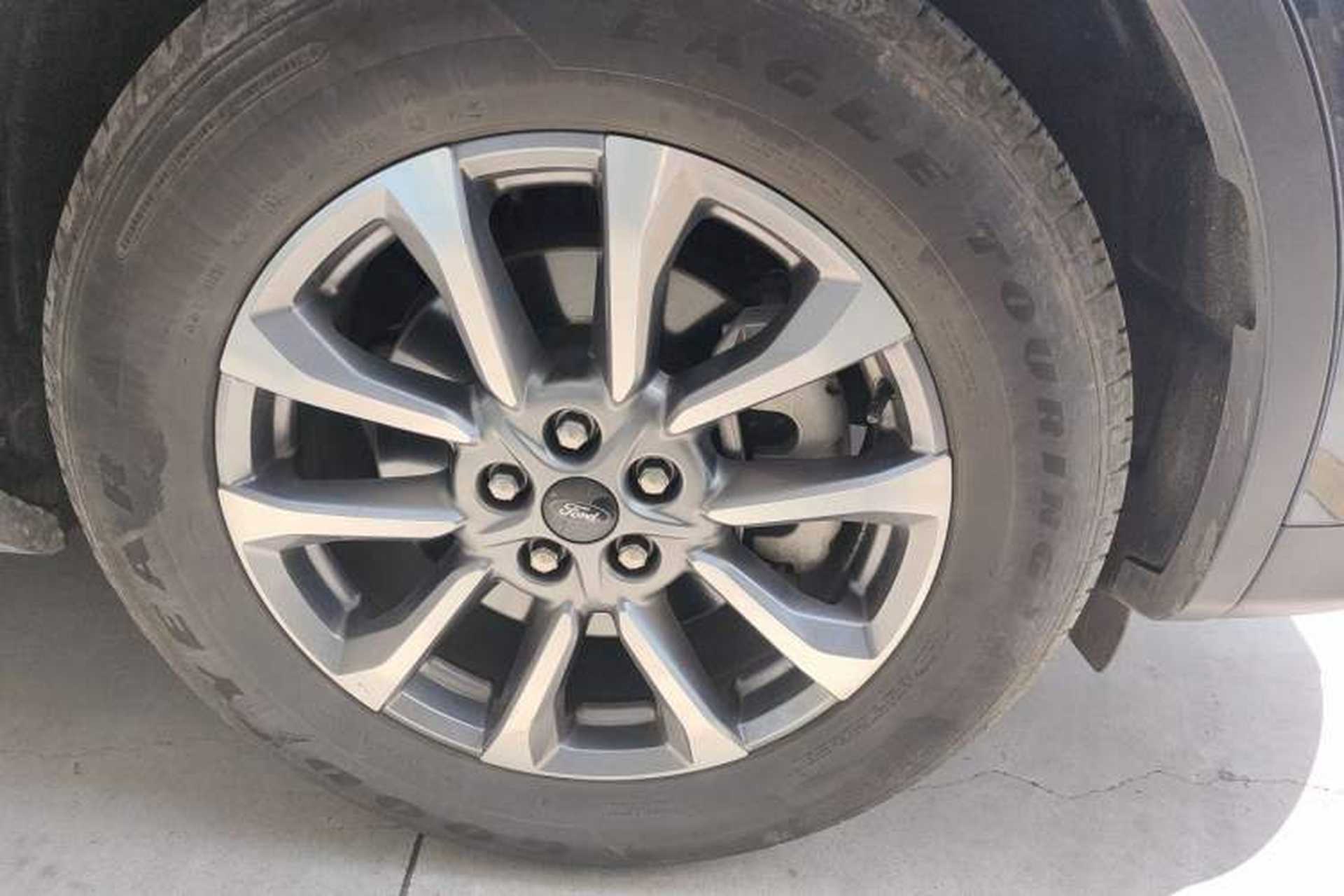 Used Ford Edge 2023 Ford Explorer L 2.0T EcoBoost E-Hybrid Two-Wheel Drive 7-Seater Luxury Model Right Front Wheel Hub