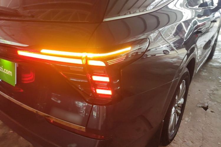 Used Ford Edge 2023 Ford Explorer L 2.0T EcoBoost E-Hybrid Two-Wheel Drive 7-Seater Luxury Model Right Rear Taillight