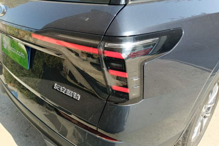 Used Ford Edge 2023 Ford Explorer L 2.0T EcoBoost Two-Wheel Drive 7-Seater Luxury Model Right Rear Taillight