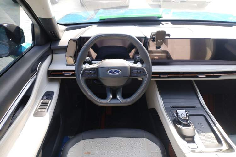 Used Ford Edge 2023 Ford Explorer L 2.0T EcoBoost Four-Wheel Drive 7-Seater Supreme Model Steering Wheel