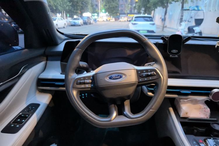 Used Ford Edge 2023 Ford Explorer L 2.0T EcoBoost Two-Wheel Drive 7-Seater Luxury Model Steering Wheel