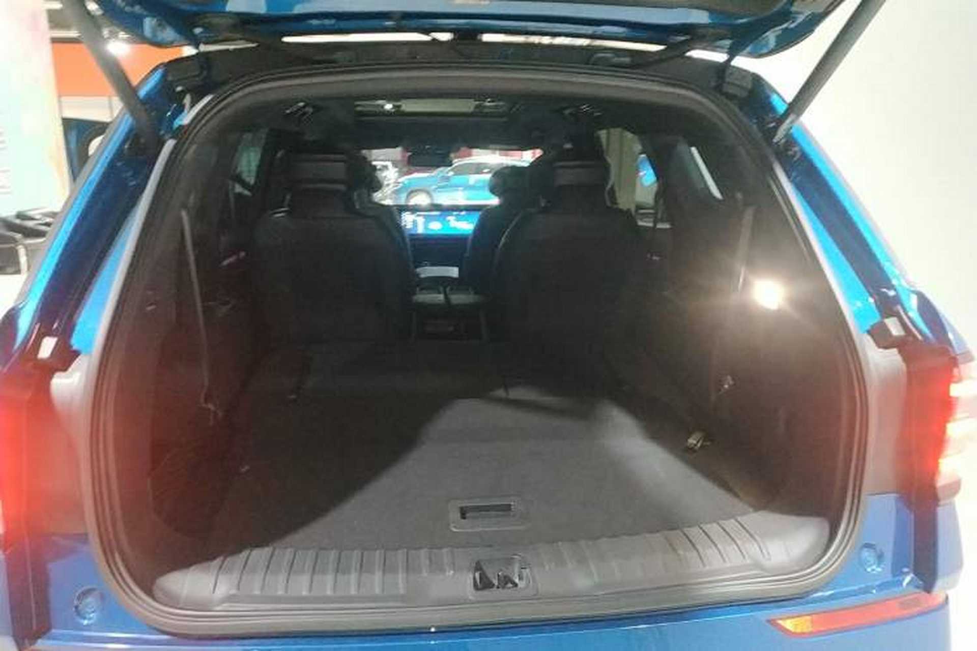 Used Ford Edge 2023 Ford Explorer L 2.0T EcoBoost E-Hybrid Four-Wheel Drive 7-Seater ST-Line Trunk