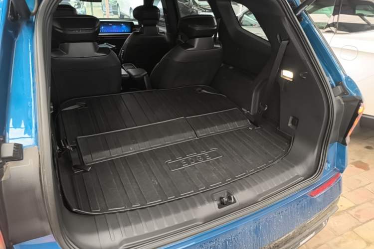 Used Ford Edge 2023 Ford Explorer L 2.0T EcoBoost E-Hybrid Four-Wheel Drive 7-Seater ST-Line Trunk
