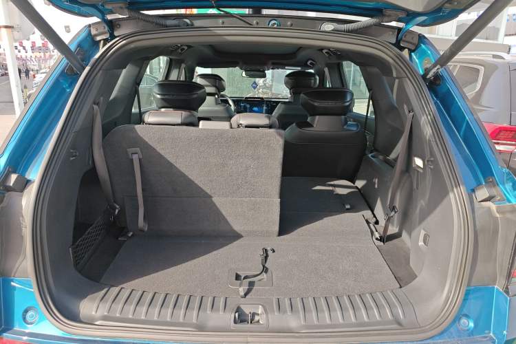 Used Ford Edge 2023 Ford Explorer L 2.0T EcoBoost E-Hybrid Four-Wheel Drive 7-Seater ST-Line Trunk