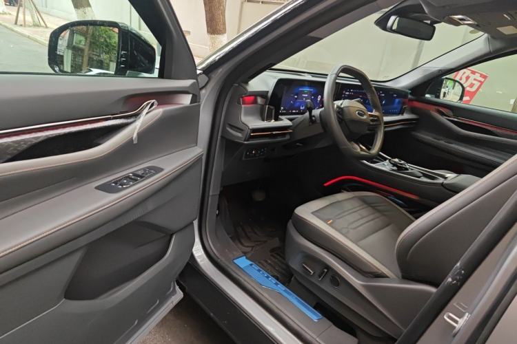 Used Ford Edge 2023 Edge L 2.0T EcoBoost E-Hybrid Four-Wheel Drive Seven-Seat Supreme Model Driver Seat