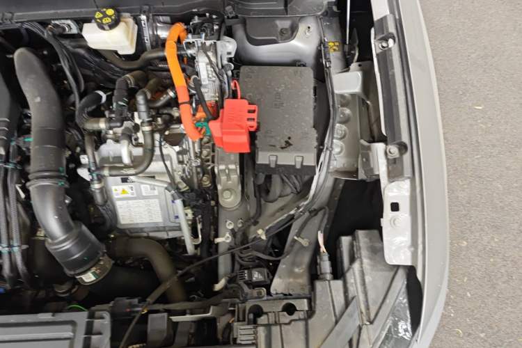 Used Ford Edge 2023 Edge L 2.0T EcoBoost E-Hybrid Four-Wheel Drive Seven-Seat Supreme Model Engine Bay Left