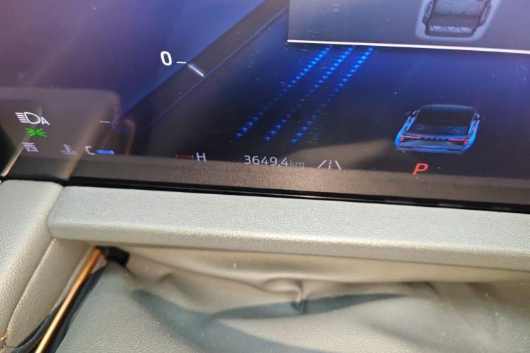 Used Ford Edge 2023 Edge L 2.0T EcoBoost E-Hybrid Four-Wheel Drive Seven-Seat Supreme Model Odometer Close Up