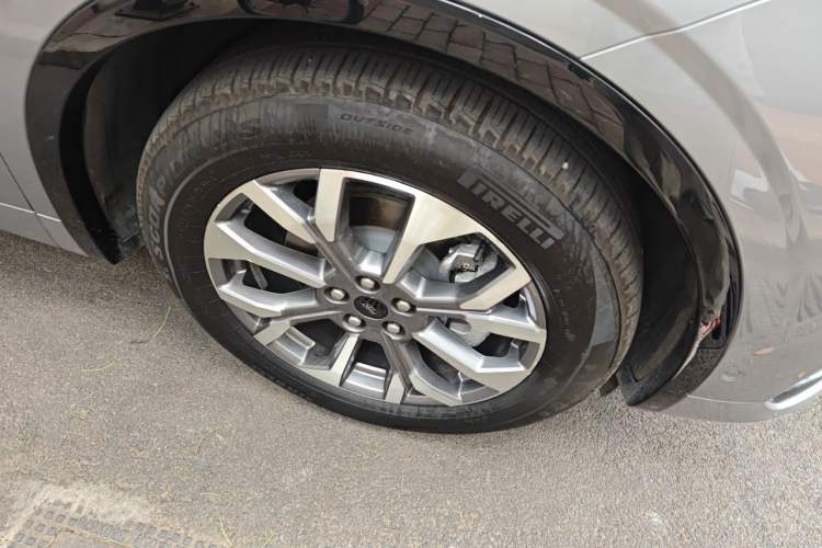 Used Ford Edge 2023 Edge L 2.0T EcoBoost E-Hybrid Four-Wheel Drive Seven-Seat Supreme Model Right Front Wheel Hub