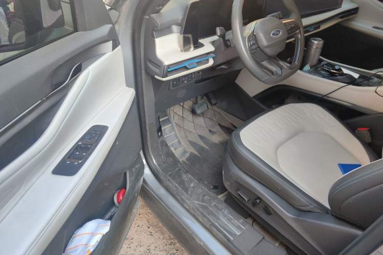 Used Ford Edge 2023 Ford Explorer L 2.0T EcoBoost Two-Wheel Drive 7-Seater Luxury Model Driver Seat