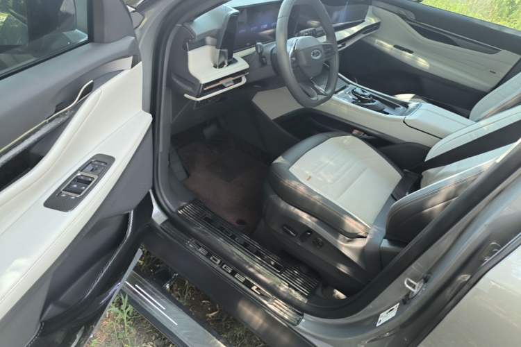 Used Ford Edge 2023 Ford Explorer L 2.0T EcoBoost Four-Wheel Drive 7-Seater Supreme Model Driver Seat