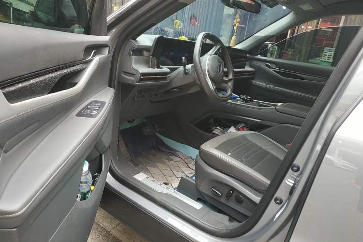 Used Ford Edge 2023 Ford Explorer L 2.0T EcoBoost Four-Wheel Drive 7-Seater Supreme Model Driver Seat