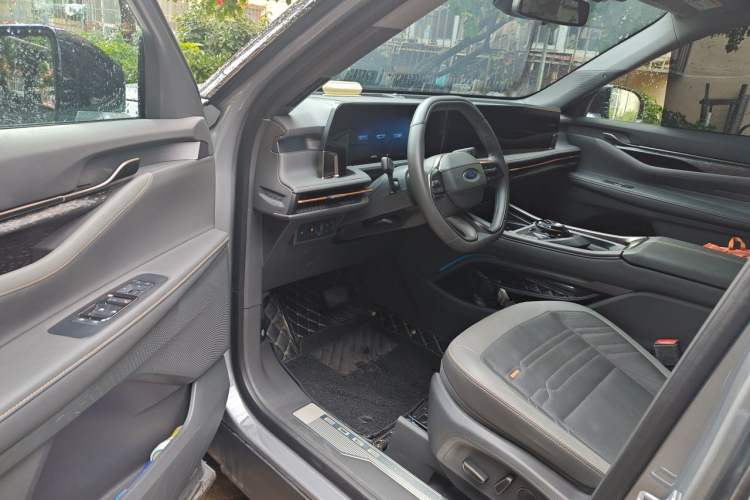 Used Ford Edge 2023 Ford Explorer L 2.0T EcoBoost Four-Wheel Drive 7-Seater Supreme Model Driver Seat