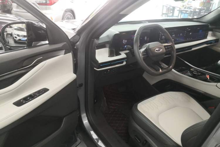 Used Ford Edge 2023 Ford Explorer L 2.0T EcoBoost Two-Wheel Drive 7-Seater Luxury Model Driver Seat