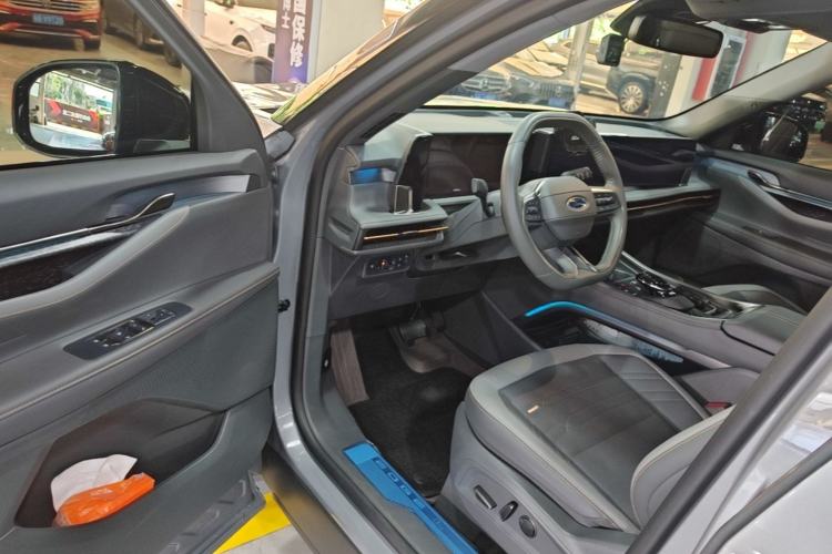 Used Ford Edge 2023 Edge L 2.0T EcoBoost E-Hybrid Four-Wheel Drive Seven-Seat Supreme Model Driver Seat