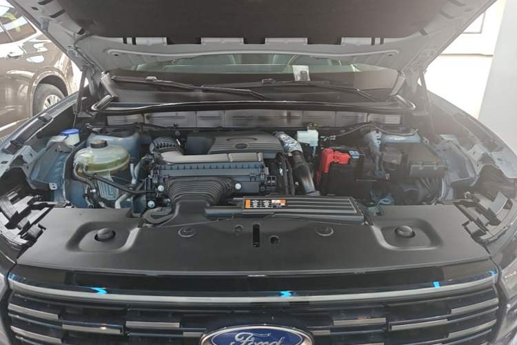 Used Ford Edge 2023 Ford Explorer L 2.0T EcoBoost Four-Wheel Drive 7-Seater Supreme Model Engine Bay