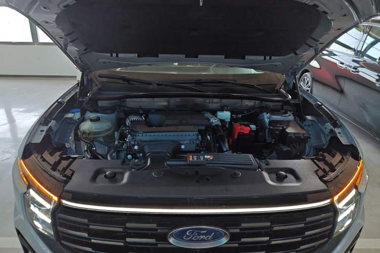 Used Ford Edge 2023 Ford Explorer L 2.0T EcoBoost Four-Wheel Drive 7-Seater Supreme Model Engine Bay