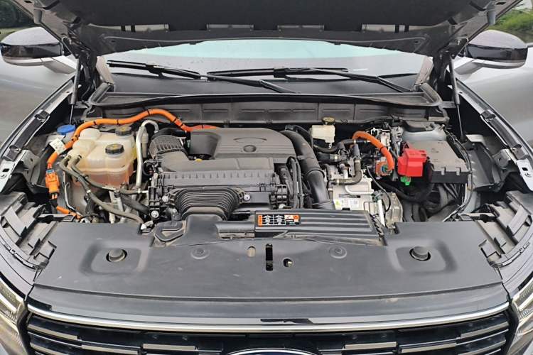 Used Ford Edge 2023 Ford Explorer L 2.0T EcoBoost E-Hybrid Two-Wheel Drive 7-Seater Luxury Model Engine Bay