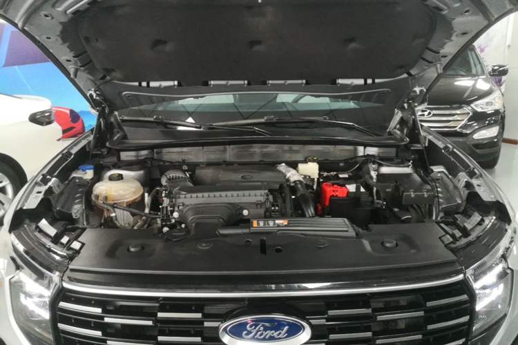 Used Ford Edge 2023 Ford Explorer L 2.0T EcoBoost Two-Wheel Drive 7-Seater Luxury Model Engine Bay