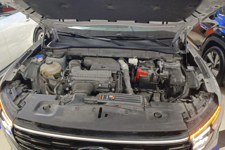 Used Ford Edge 2023 Ford Explorer L 2.0T EcoBoost Four-Wheel Drive 7-Seater Supreme Model Engine Bay