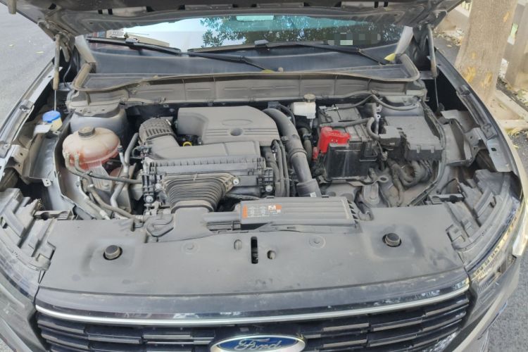 Used Ford Edge 2023 Ford Explorer L 2.0T EcoBoost Two-Wheel Drive 7-Seater Luxury Model Engine Bay