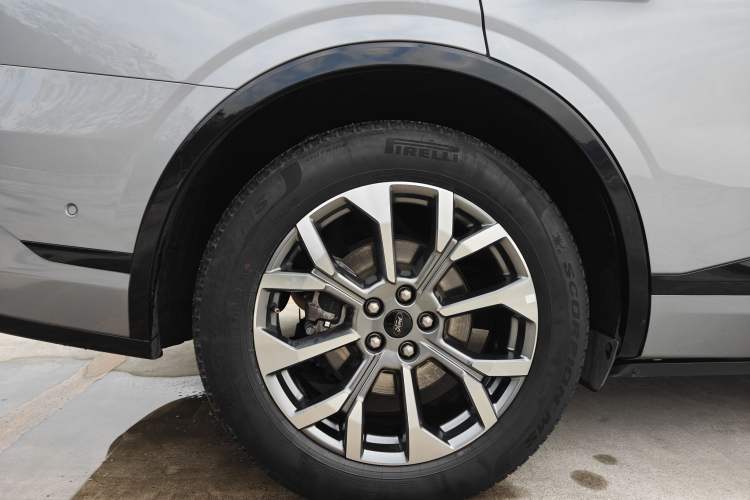 Used Ford Edge 2023 Ford Explorer L 2.0T EcoBoost Four-Wheel Drive 7-Seater Supreme Model Exterior 10