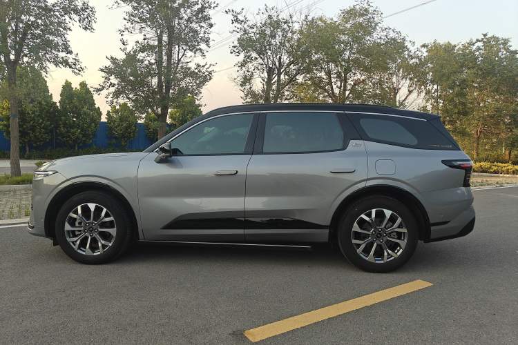 Used Ford Edge 2023 Ford Explorer L 2.0T EcoBoost Four-Wheel Drive 7-Seater Supreme Model Exterior 3