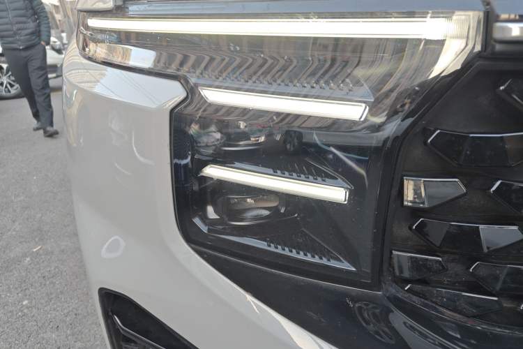 Used Ford Edge 2023 Ford Explorer L 2.0T EcoBoost E-Hybrid Two-Wheel Drive 7-Seater Fashion Edition Exterior 6