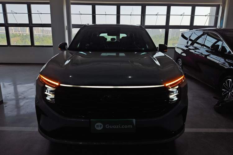 Used Ford Edge 2023 Ford Explorer L 2.0T EcoBoost Four-Wheel Drive 7-Seater Supreme Model Front