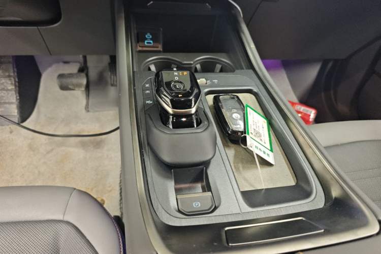 Used Ford Edge 2023 Ford Explorer L 2.0T EcoBoost Four-Wheel Drive 7-Seater Supreme Model Gear Lever