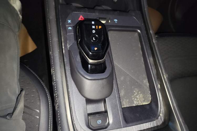 Used Ford Edge 2023 Ford Explorer L 2.0T EcoBoost Two-Wheel Drive 5-Seater Fashion Edition Gear Lever