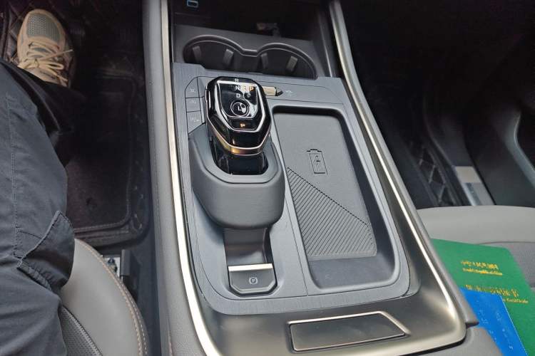 Used Ford Edge 2023 Ford Explorer L 2.0T EcoBoost Four-Wheel Drive 7-Seater Supreme Model Gear Lever
