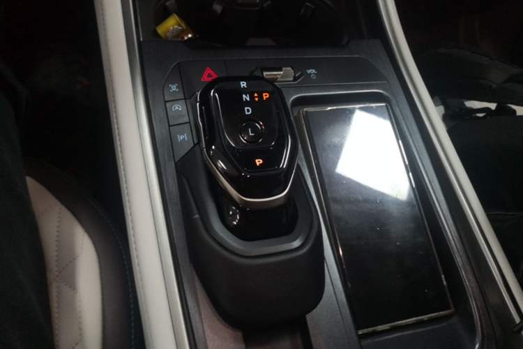 Used Ford Edge 2023 Ford Explorer L 2.0T EcoBoost Two-Wheel Drive 7-Seater Luxury Model Gear Lever