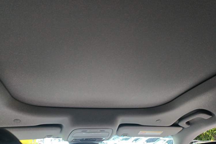 Used Ford Edge 2023 Ford Explorer L 2.0T EcoBoost E-Hybrid Two-Wheel Drive 7-Seater Luxury Model Headliner