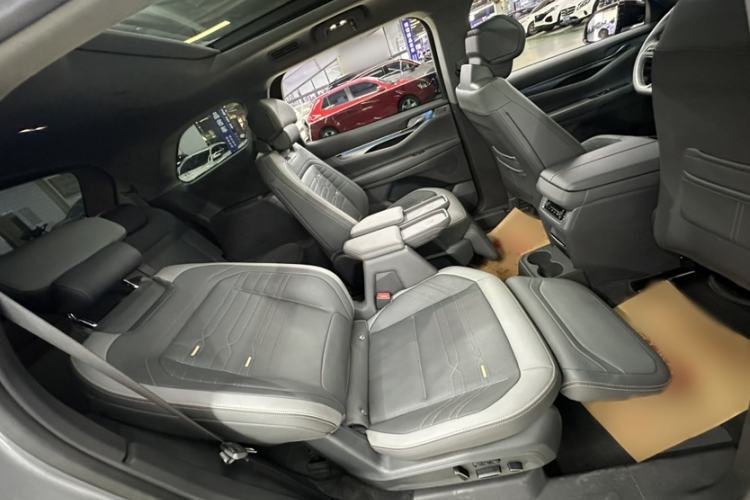 Used Ford Edge 2023 Ford Explorer L 2.0T EcoBoost Four-Wheel Drive 7-Seater Supreme Model Interior 1