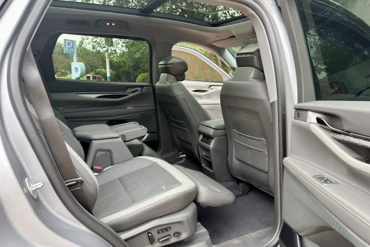 Used Ford Edge 2023 Edge L 2.0T EcoBoost E-Hybrid Four-Wheel Drive Seven-Seat Supreme Model Interior 13