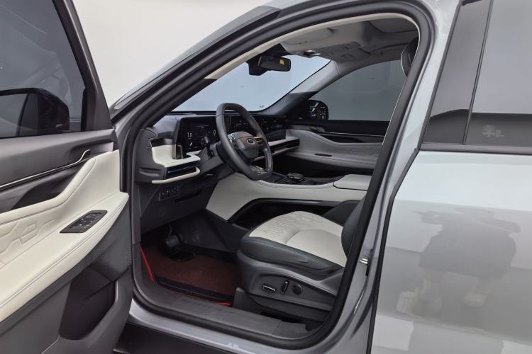 Used Ford Edge 2023 Ford Explorer L 2.0T EcoBoost Two-Wheel Drive 7-Seater Luxury Model Interior 2