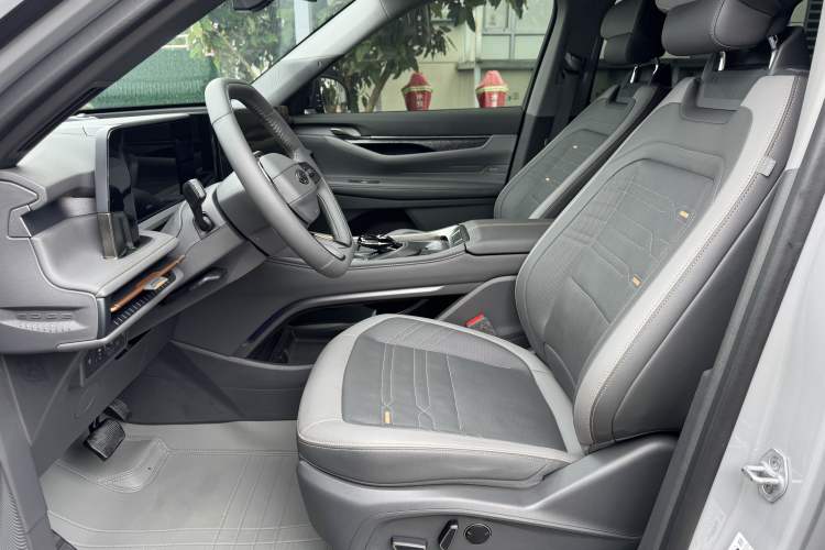 Used Ford Edge 2023 Ford Explorer L 2.0T EcoBoost Four-Wheel Drive 7-Seater Supreme Model Interior 2