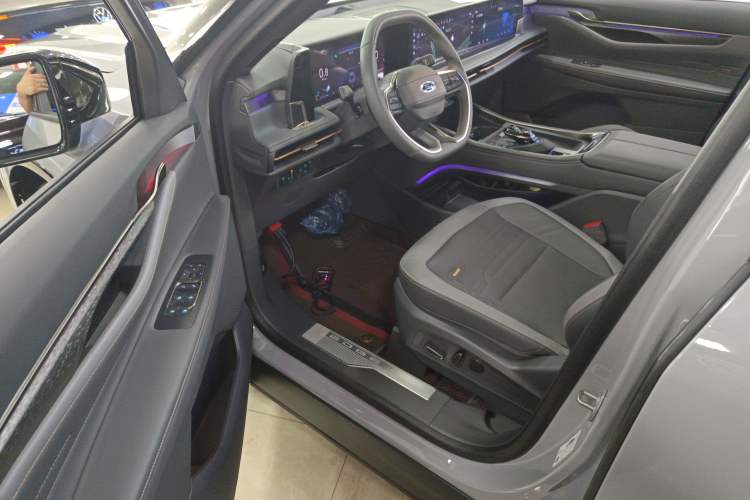 Used Ford Edge 2023 Ford Explorer L 2.0T EcoBoost Four-Wheel Drive 7-Seater Supreme Model Interior 3