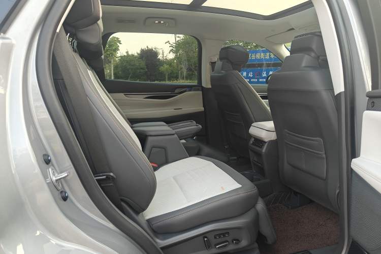 Used Ford Edge 2023 Ford Explorer L 2.0T EcoBoost Four-Wheel Drive 7-Seater Supreme Model Interior 5