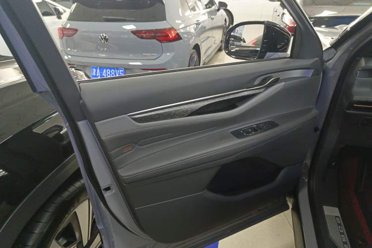 Used Ford Edge 2023 Ford Explorer L 2.0T EcoBoost Four-Wheel Drive 7-Seater Supreme Model Interior 7